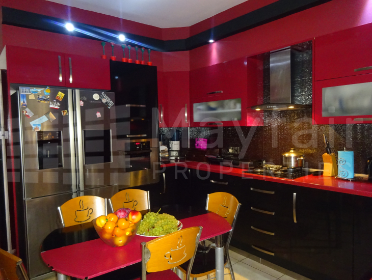 3 Bedroom Apartment in Town Center for Sale