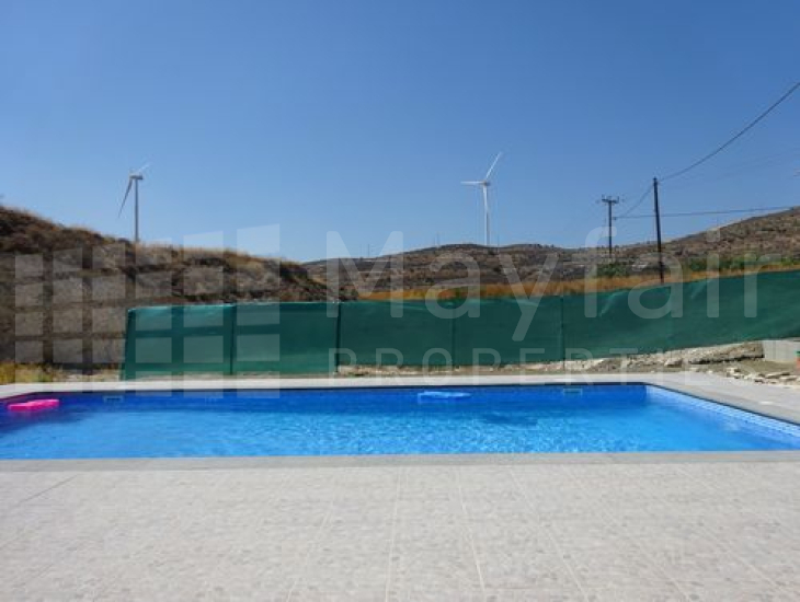 3 Bedroom Detached House with Pool