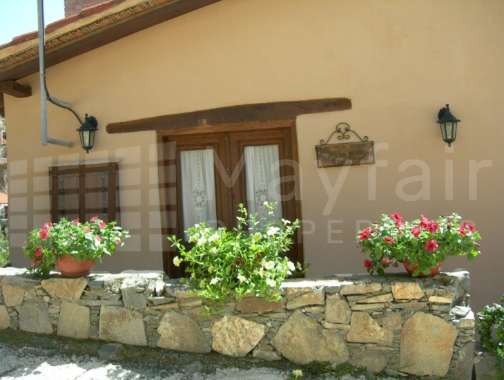 5 Bedroom Detached House