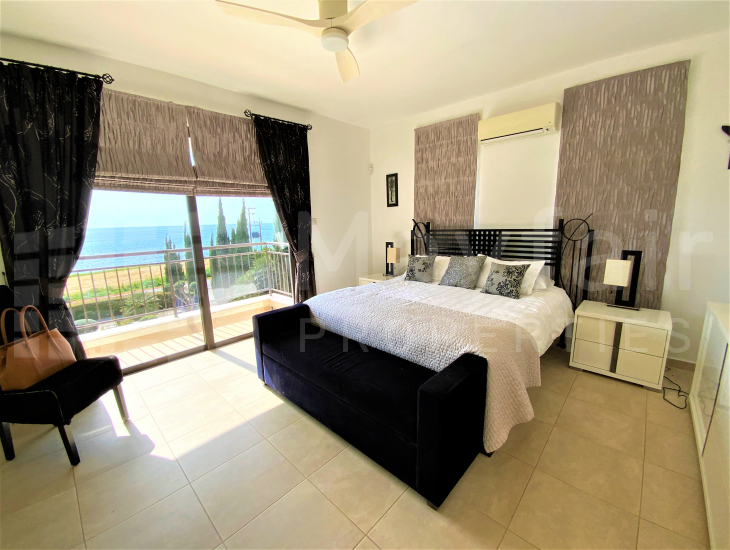 4 Bedroom Beachfront Villa 