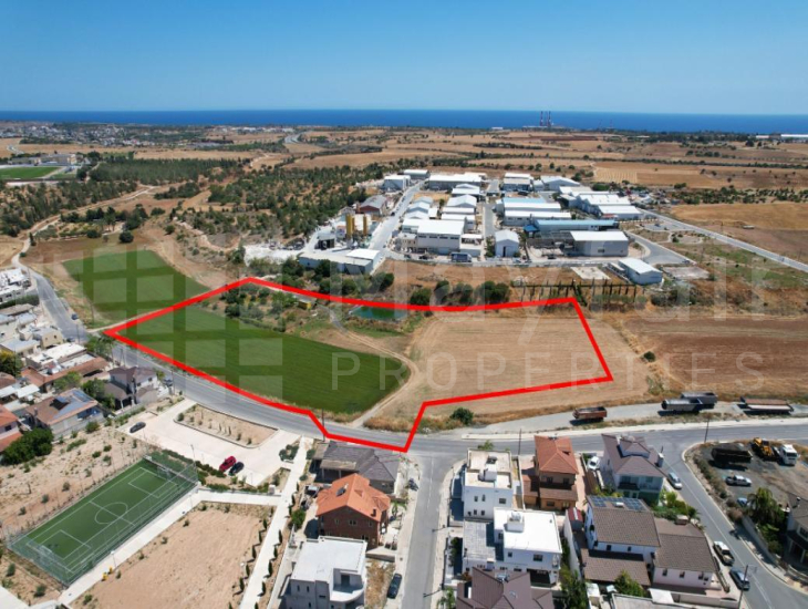 Shared field in Xylotymvou, Larnaca