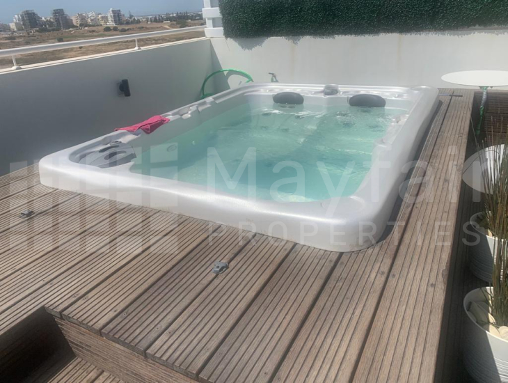 3 Bedroom Penthouse with Roof Garden 