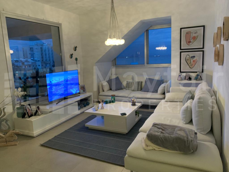 3 Bedroom Penthouse with Roof Garden 