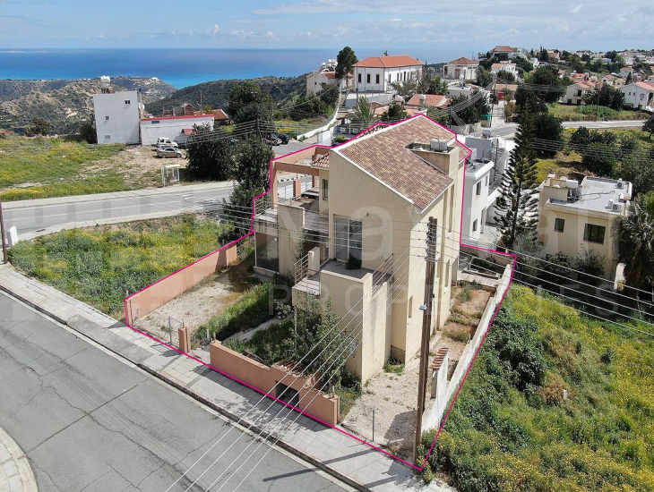 Three-storey house in Pissouri, Limassol