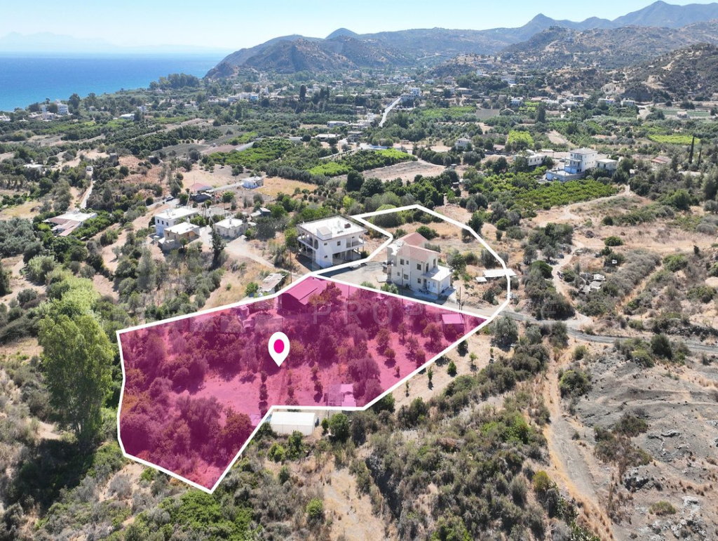 Residential field in Kato Pyrgos, Nicosia