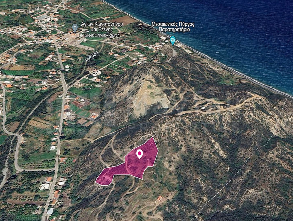 Residential field in Kato Pyrgos, Nicosia.