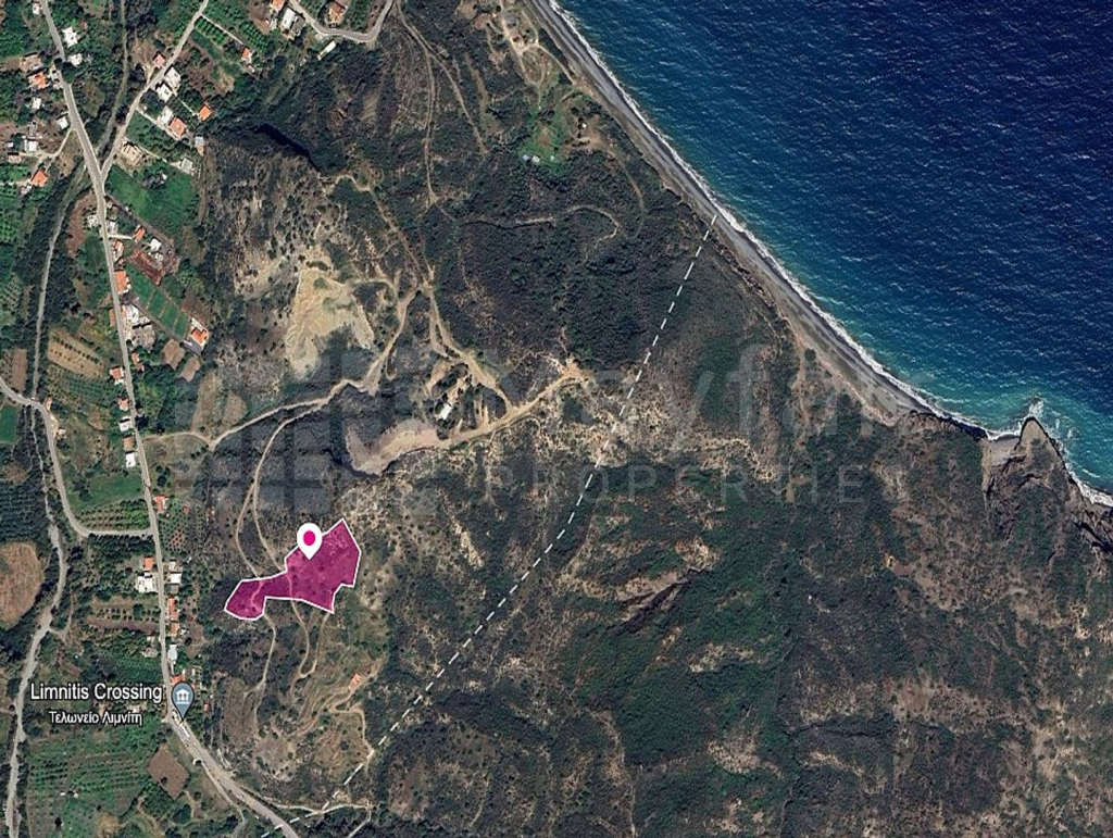 Residential field in Kato Pyrgos, Nicosia.