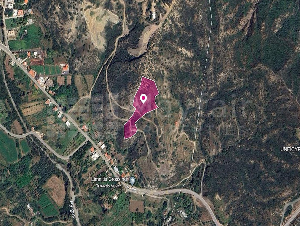 Residential field in Kato Pyrgos, Nicosia.