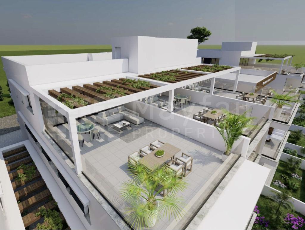 2 Bedroom Top-Floor Apartment with Roof Garden 