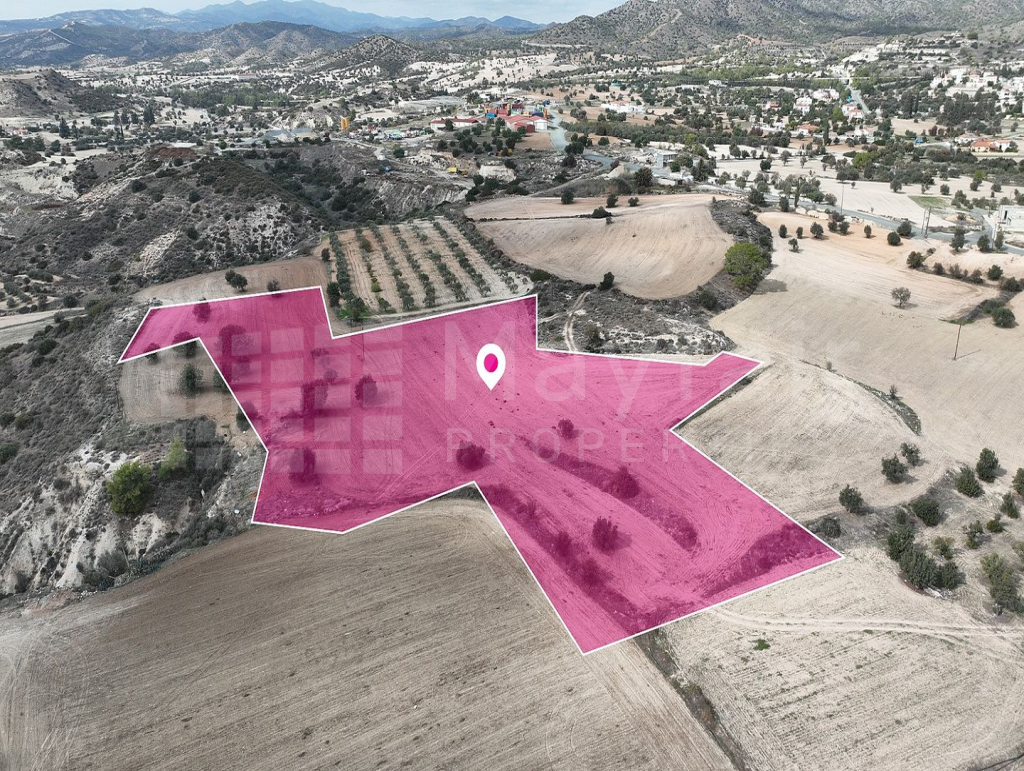 Residential field located in Anglisides, Larnaca