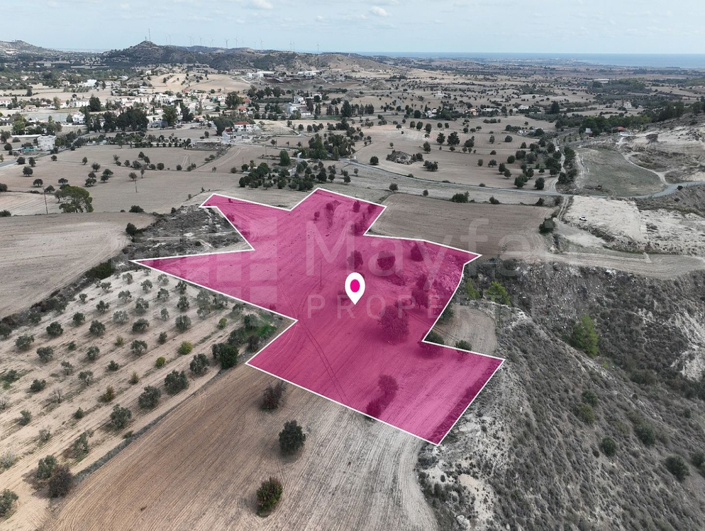 Residential field located in Anglisides, Larnaca