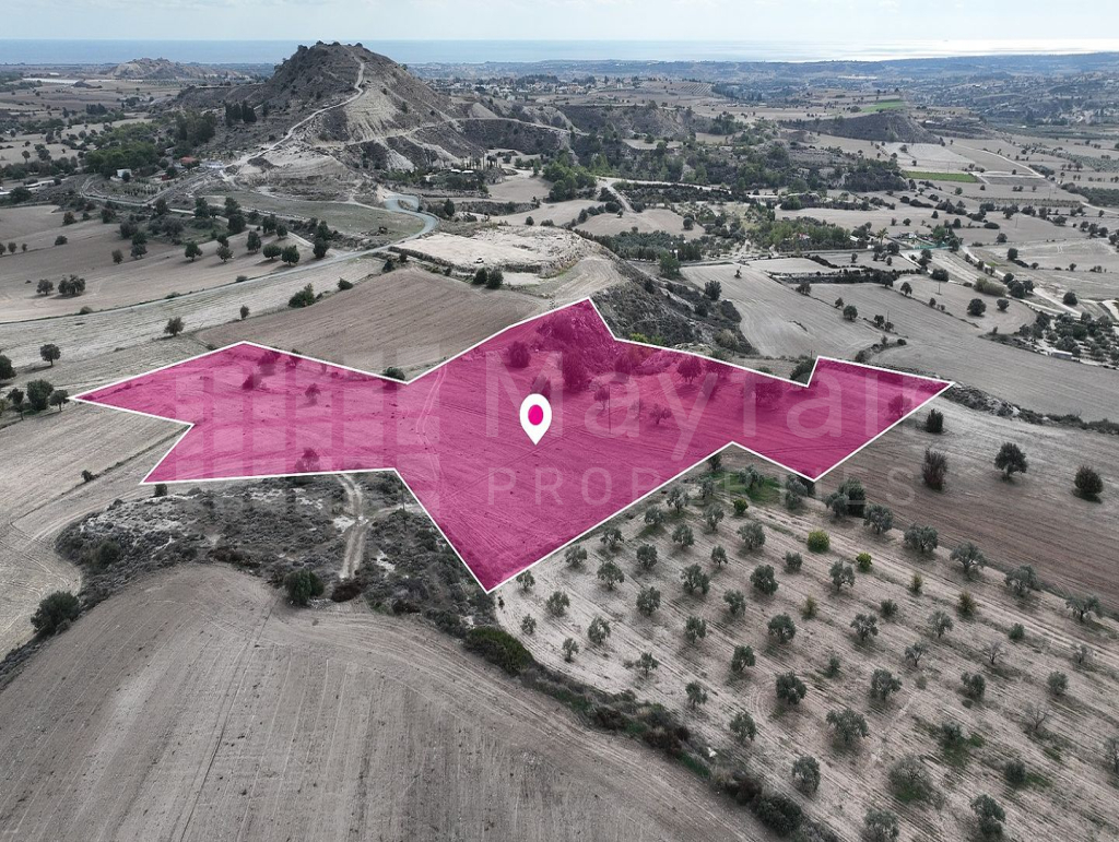 Residential field located in Anglisides, Larnaca