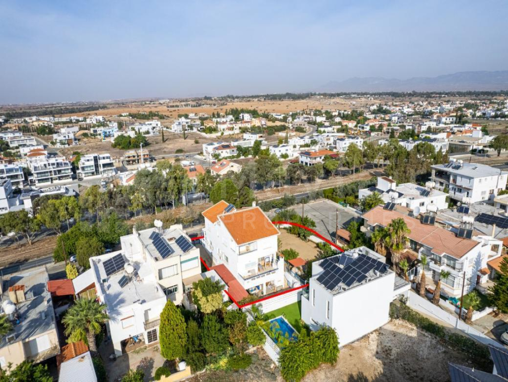 Two-storey house in Archangelos, Nicosia
