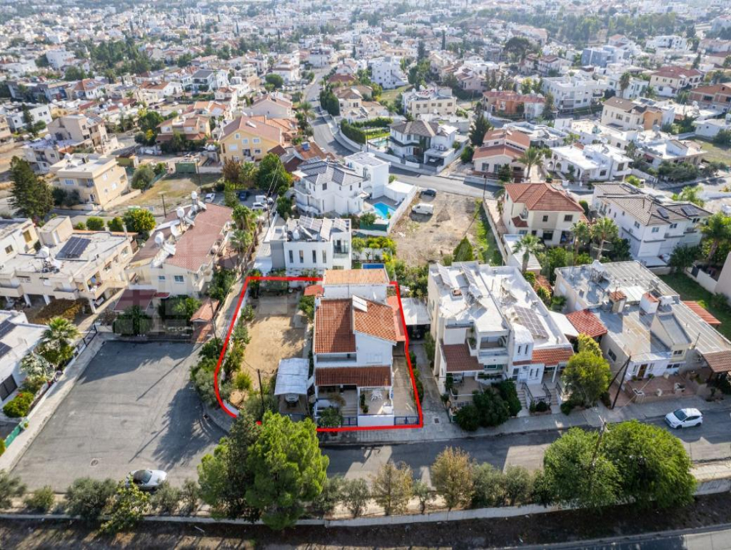 Two-storey house in Archangelos, Nicosia