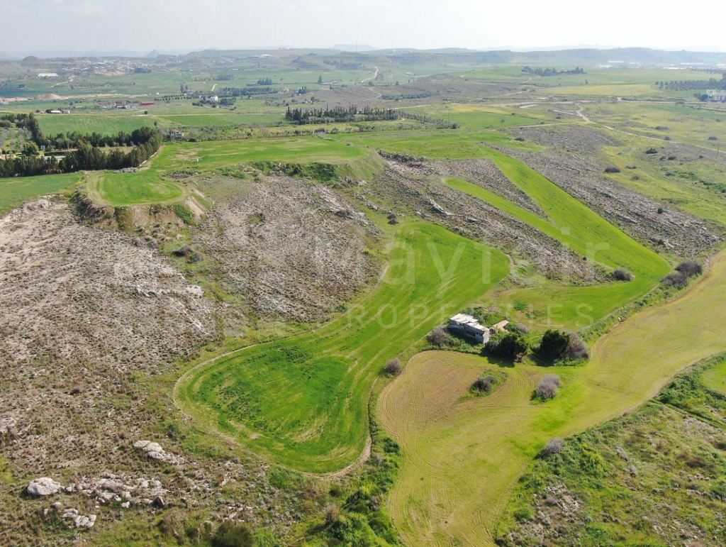 Residential field, Geri
