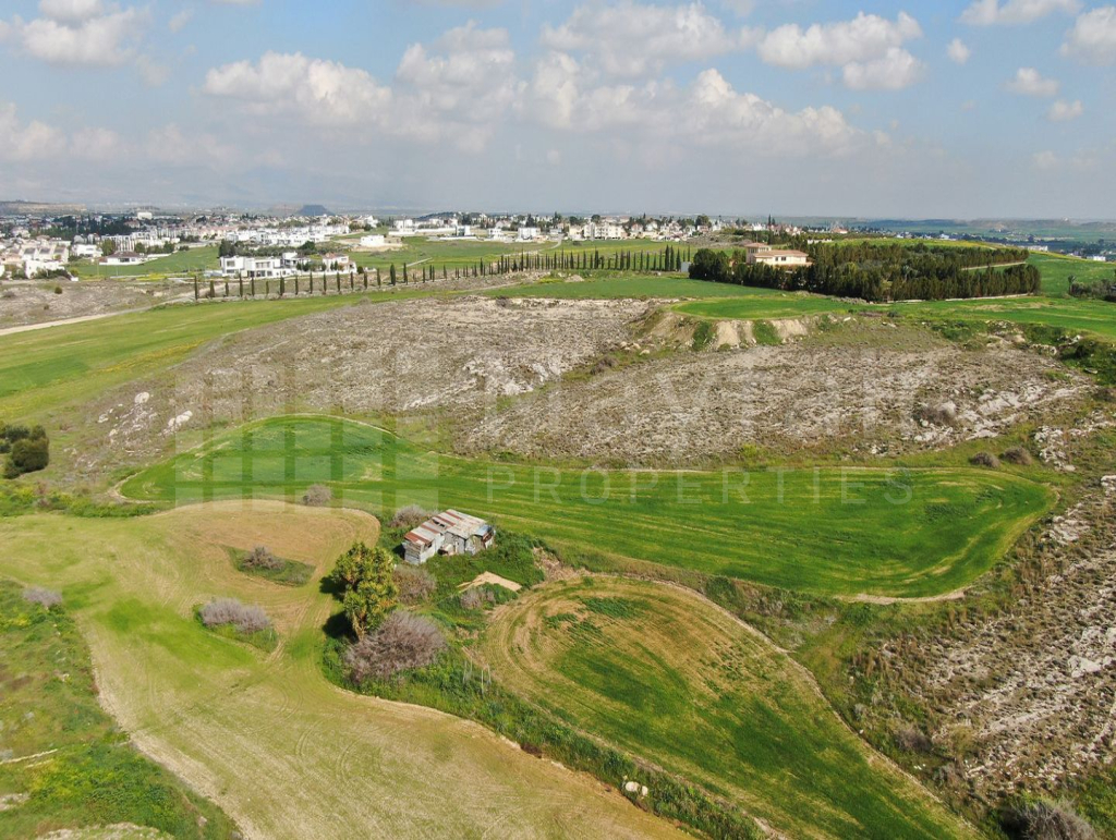 Residential field, Geri