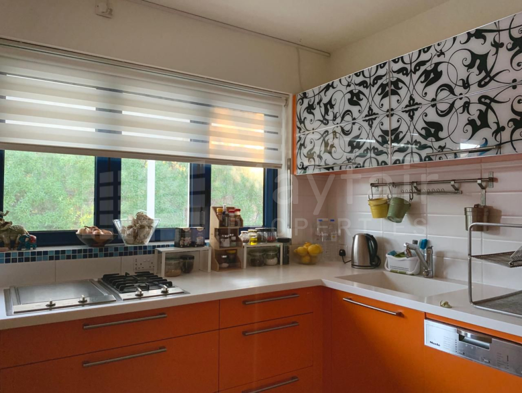 2 Bedroom Maisonette