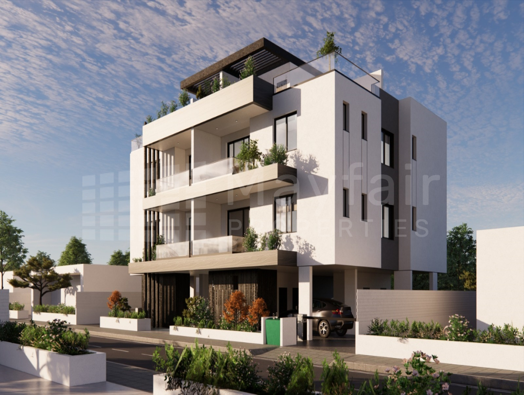 2 Bedroom Top-Floor Flat with Roof Garden in Livadia