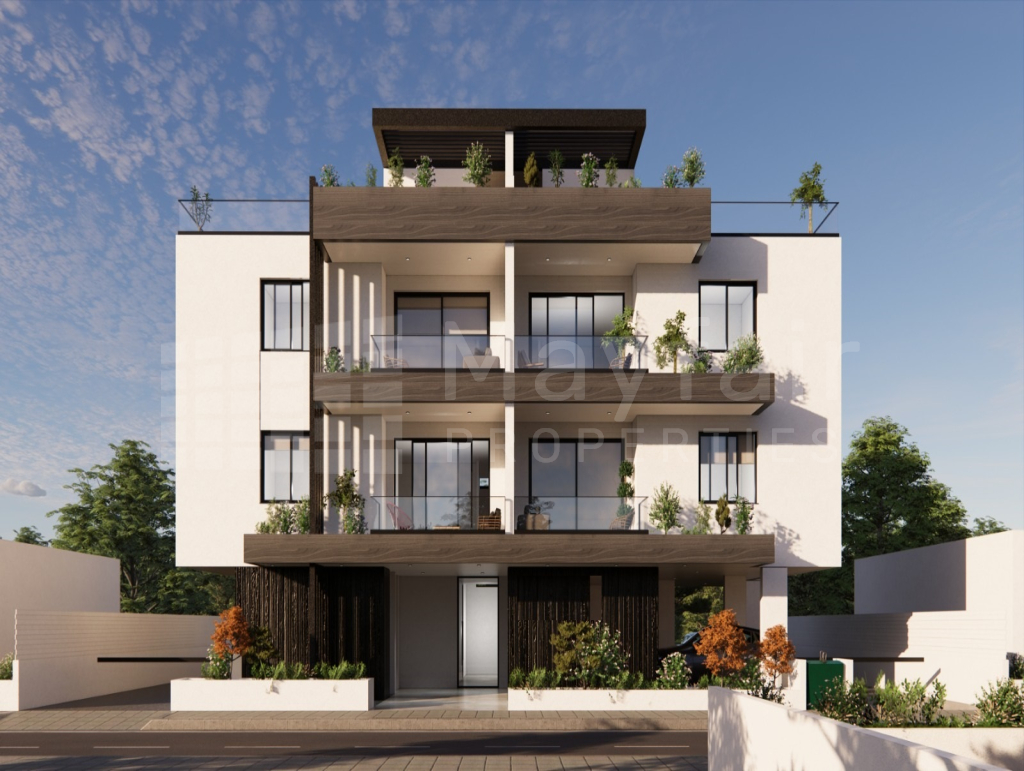 2 Bedroom Top-Floor Flat with Roof Garden in Livadia