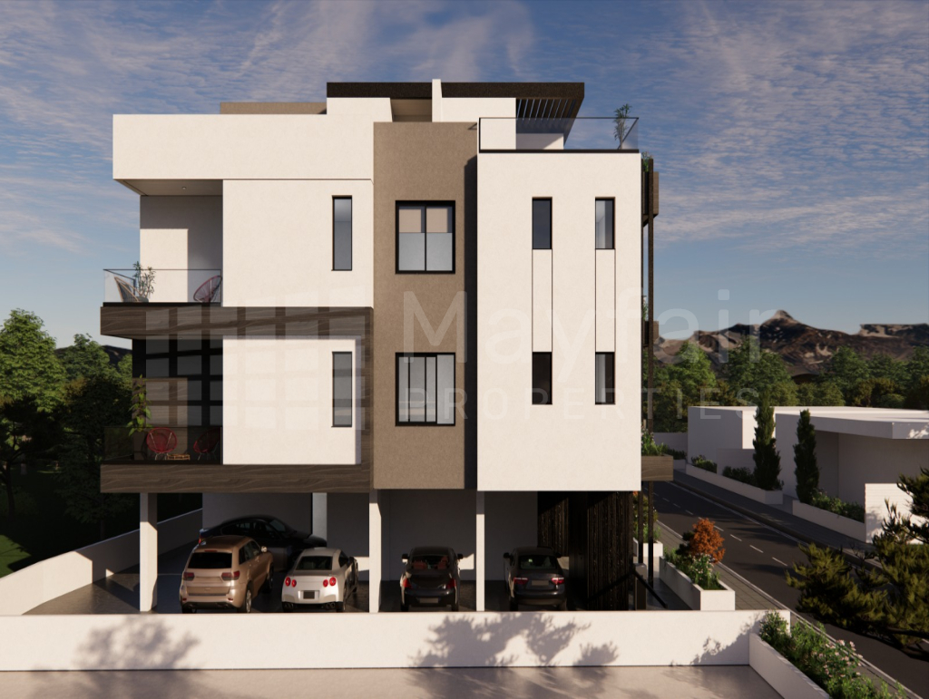2 Bedroom Top-Floor Flat with Roof Garden in Livadia
