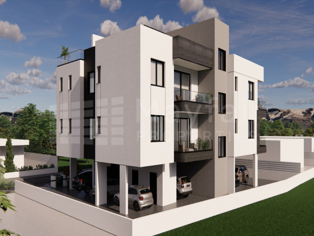 2 Bedroom Top-Floor Flat with Roof Garden in Livadia