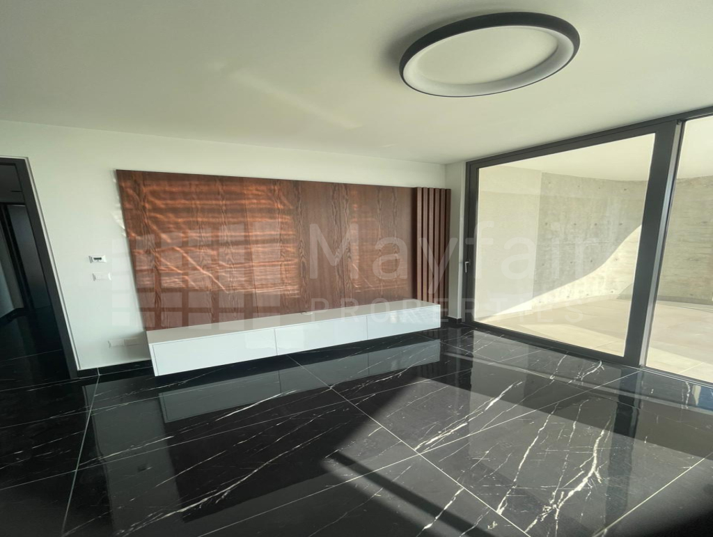 2 Bedroom Whole floor Apartment 