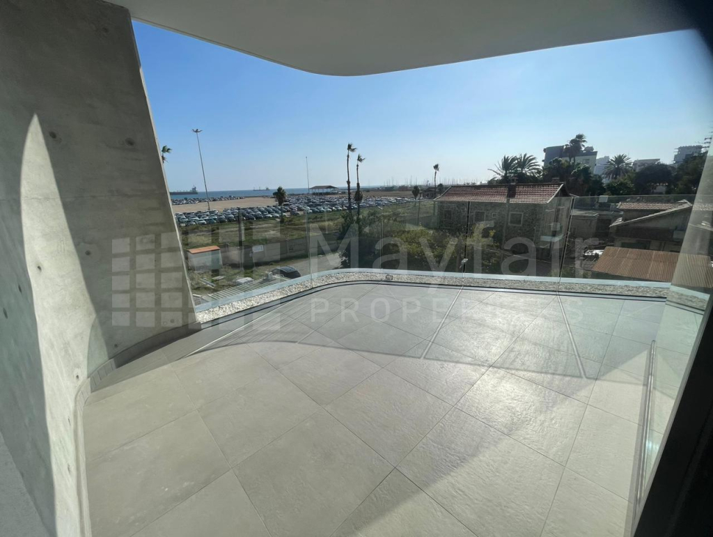 2 Bedroom Whole floor Apartment 