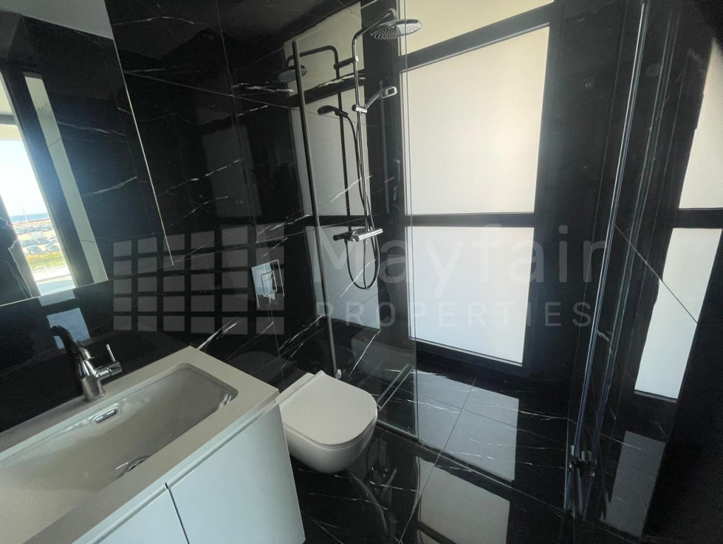 2 Bedroom Whole floor Apartment 