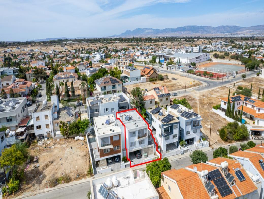 Three-storey house in Egkomi, Nicosia