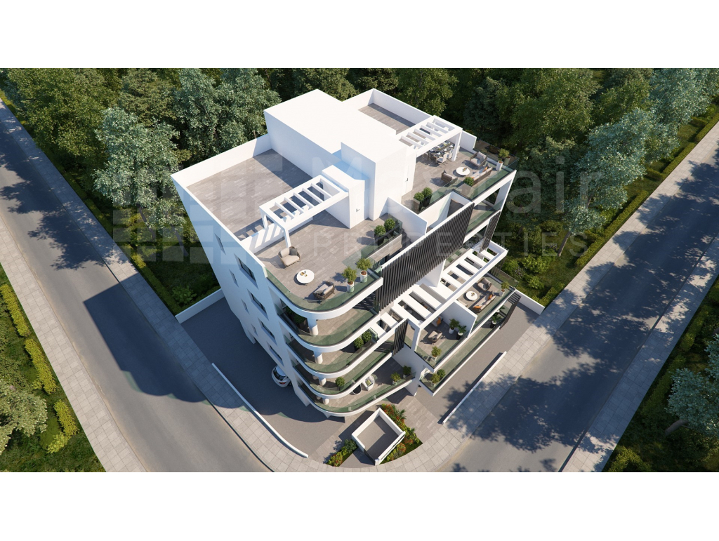 Two Bedroom Top-Floor apartment with Roof-Garden