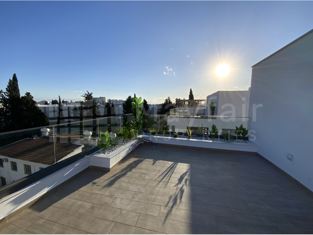 Key Ready 2 Bedroom Penthouse with Roof Garden