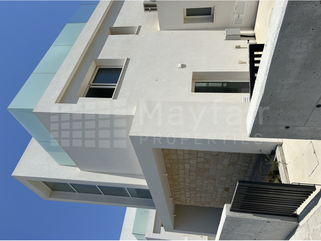 5 Bedroom Detached House 