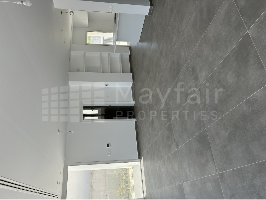 5 Bedroom Detached House 