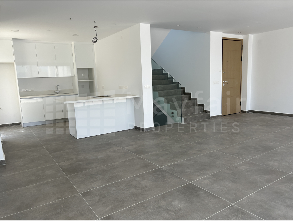 5 Bedroom Detached House 