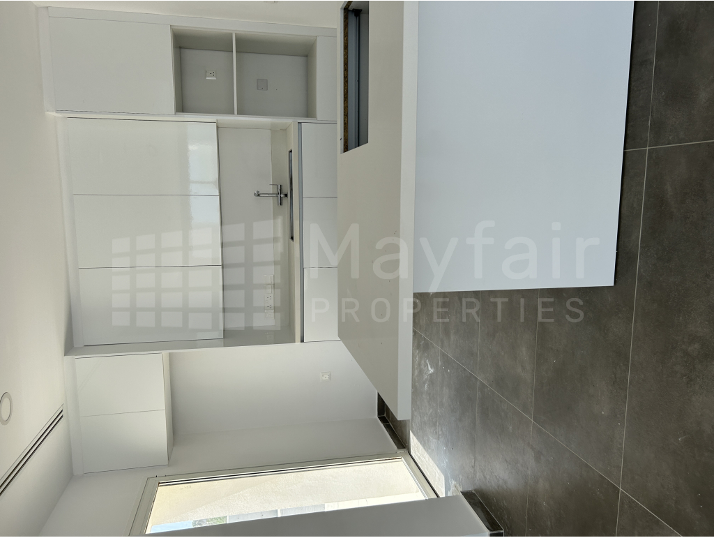 5 Bedroom Detached House 