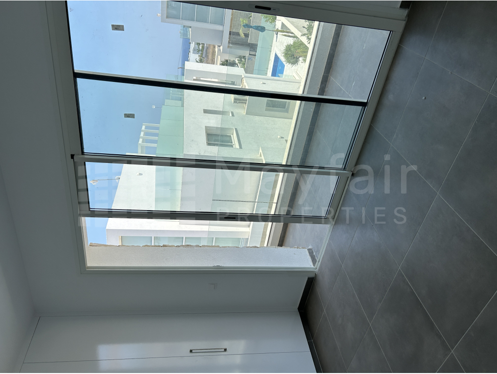 5 Bedroom Detached House 