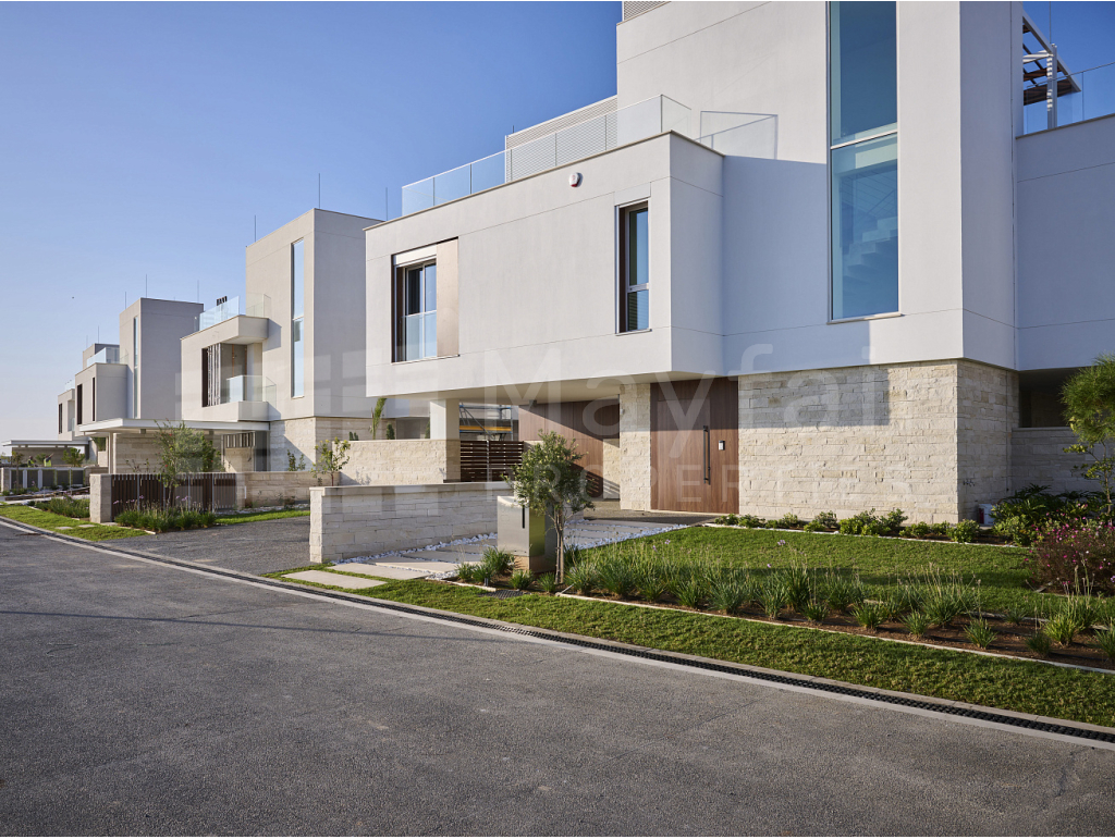 Luxury 4-Bedroom Beach Villa for Sale in Ayia Napa Marina 