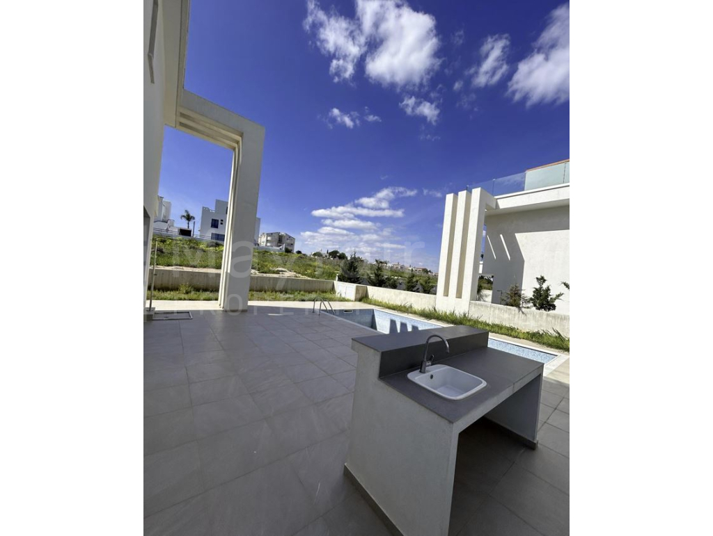 3 Bedroom Villa with Private Pool for Sale in Protaras