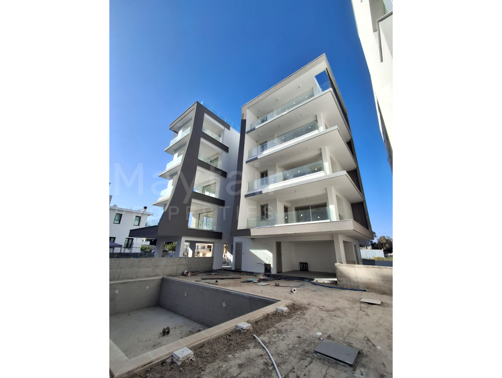 2 Bedroom Penthouse with Sea View in Port For Sale