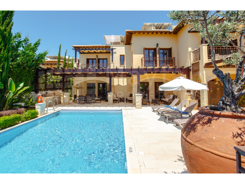 Luxury 3-Bedroom Sea View Villa in Alexander Heights, Aphrodite Hills