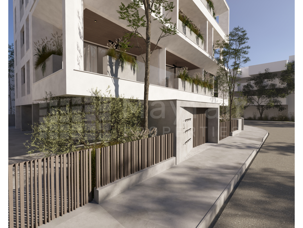 2-Bedroom Top Floor Apartment in Town Centre For Sale
