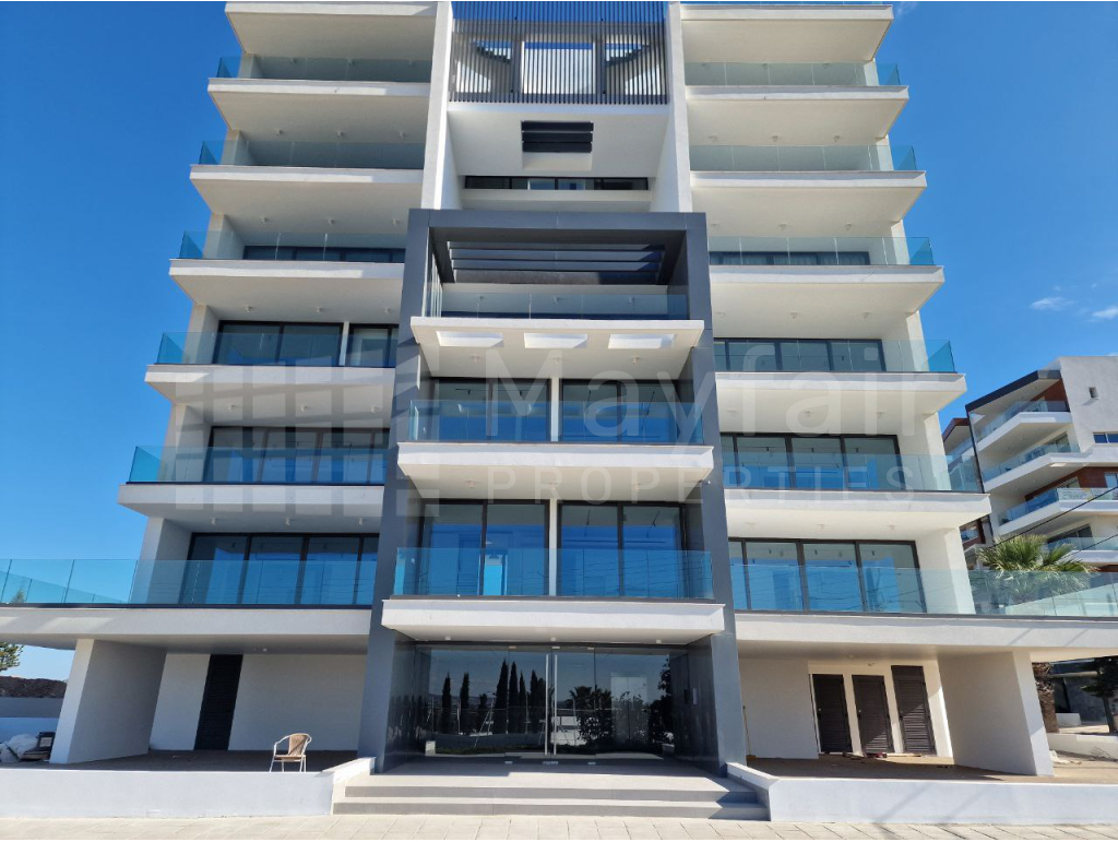 Key Ready 2-Bedroom Sea View Penthouse with a Pool in Makenzie