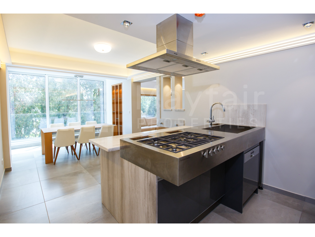 Seafront 3-Bedroom Apartment in Dasoudi Park, Limassol 