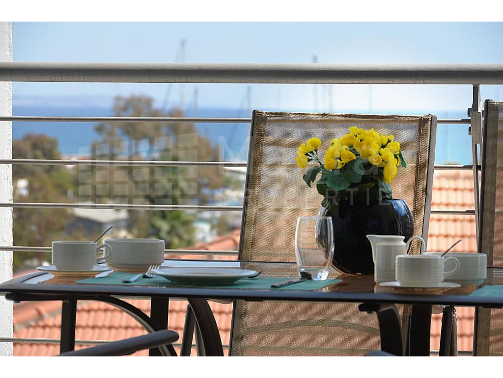 1 Bedroom Sea View Apartment in Town Centre Larnaca