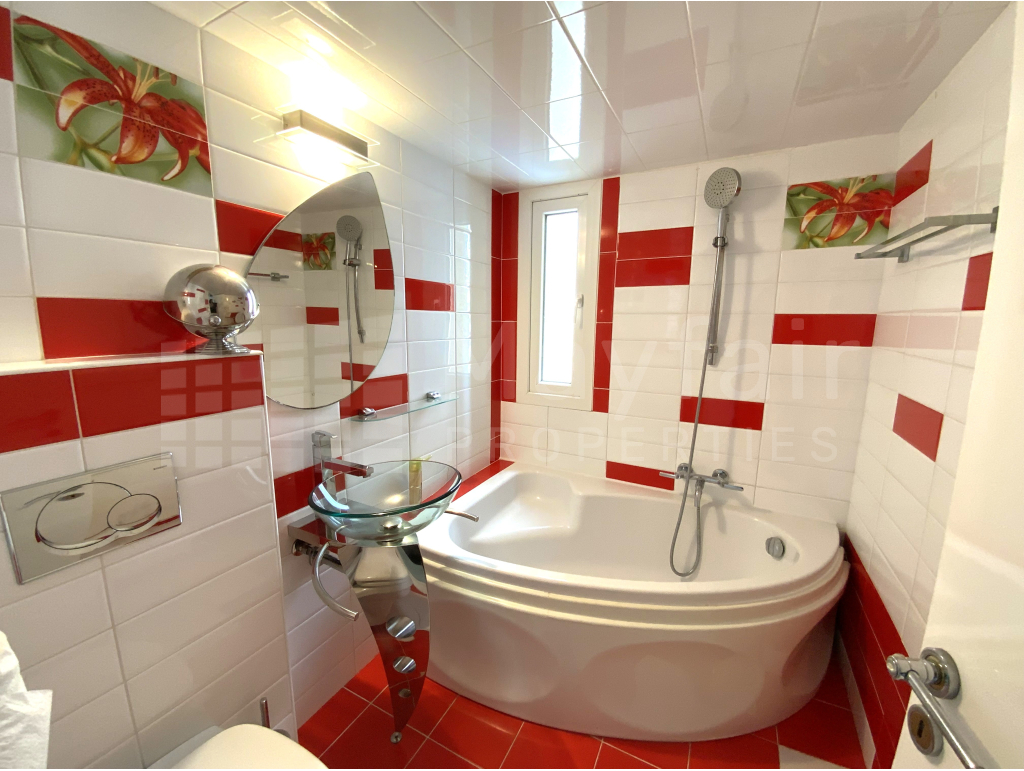 3 Bedroom Apartment in Town Center