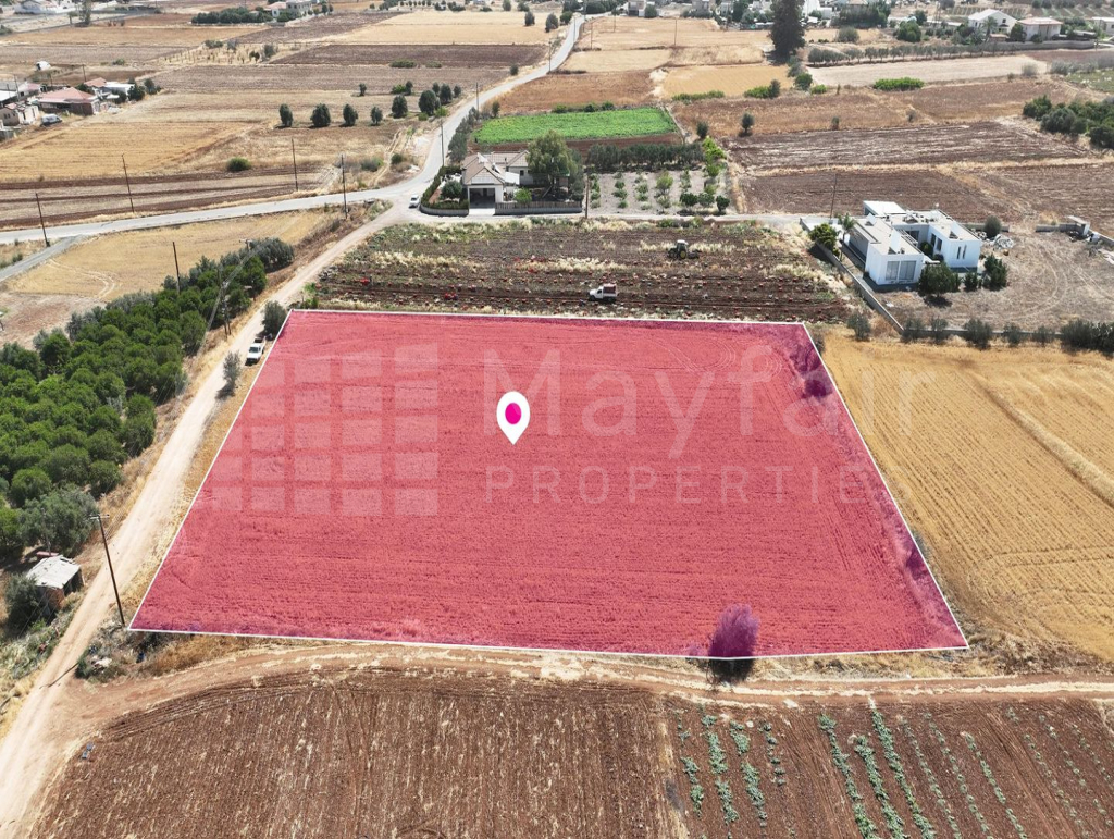 Residential field in Peristerona, Nicosia