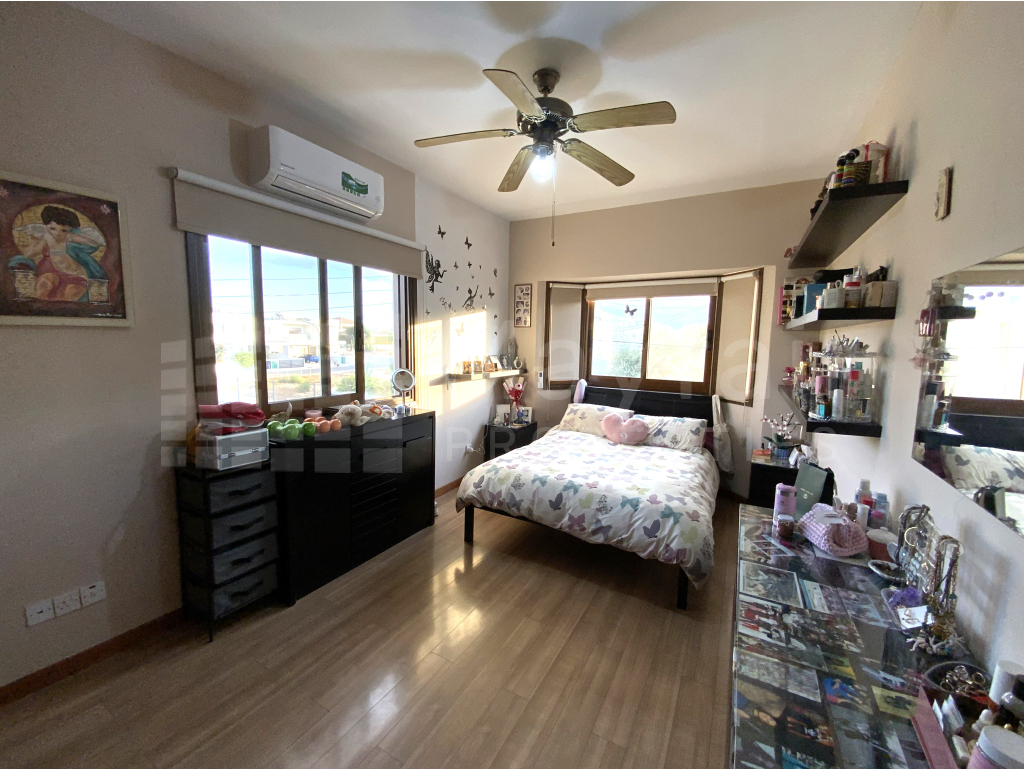 4 Bedroom Detached House