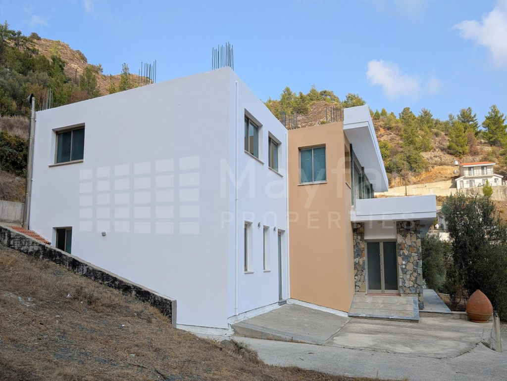 Spacious Two-Storey Home with Basement  Workshop in Zoopigi, Limassol