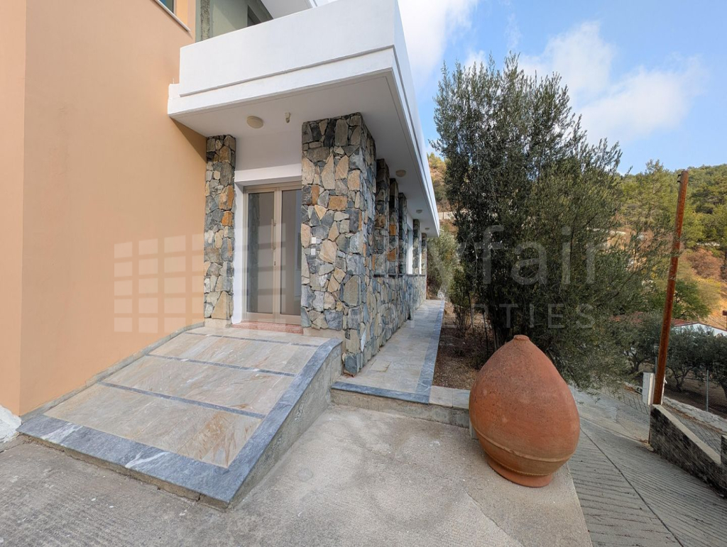 Spacious Two-Storey Home with Basement  Workshop in Zoopigi, Limassol