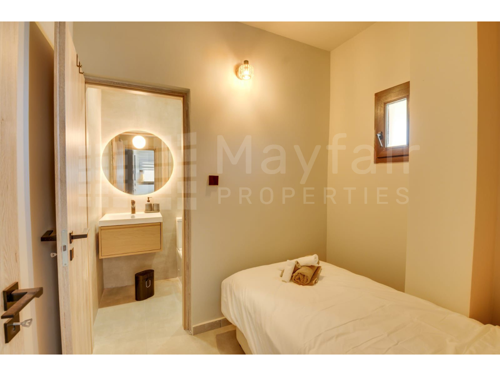 5 Bedroom Beachfront Villa for Rent in Protaras